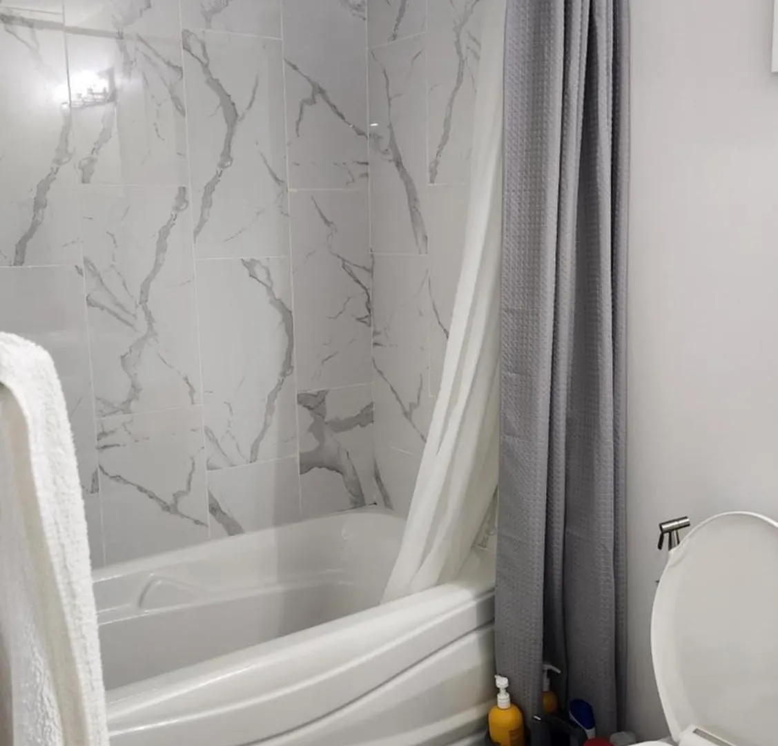 Modern 2 Bedroom Basement Suite At West Edmonton 0*,