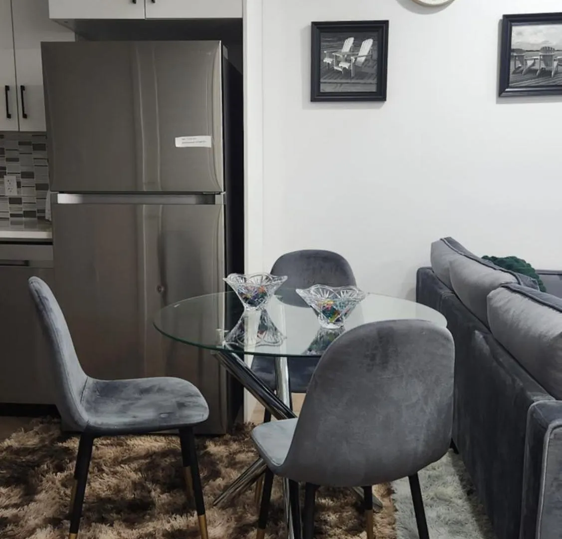 Modern 2 Bedroom Basement Suite At West Edmonton 0*,  Kanada